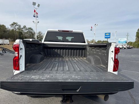 Used 2025 Chevrolet Silverado 2500 Custom w/ Custom Value Package image 15