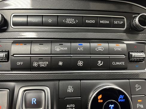 Used 2023 Hyundai Santa Fe Limited w/ Cargo Package AWD/4WD image 18