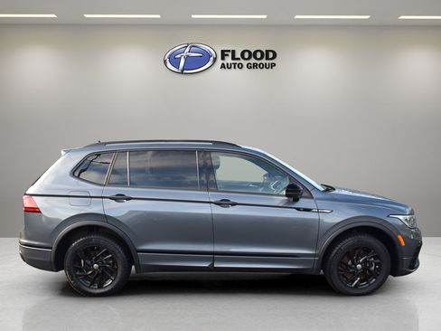 Used 2024 Volkswagen Tiguan SE R-Line AWD/4WD image 3