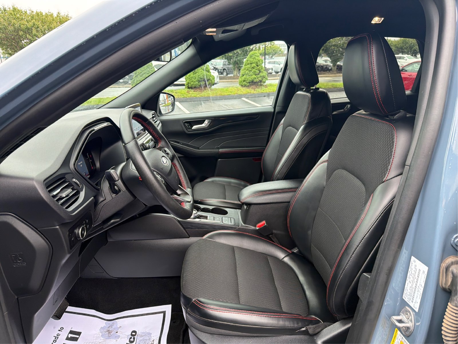 Used 2025 Ford Escape ST-Line Select AWD/4WD image 9