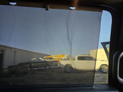 Used 2021 Chrysler Pacifica Touring-L w/ Uconnect Theater Family Group image 19