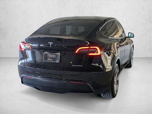 Used 2021 Tesla Model Y Long Range image 5
