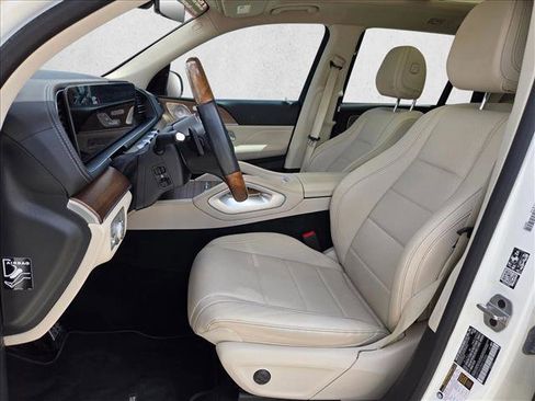 Used 2022 Mercedes-Benz GLS 450 4MATIC image 17