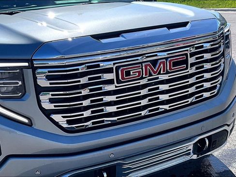 Used 2023 GMC Sierra 1500 Denali w/ Denali Reserve Package AWD/4WD image 29