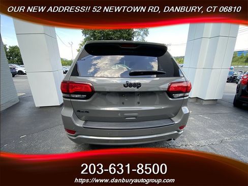 Used 2019 Jeep Grand Cherokee Altitude AWD/4WD image 9
