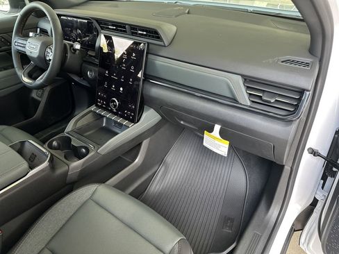 New 2026 GMC Terrain AT4 w/ Technology Package II AWD/4WD image 36