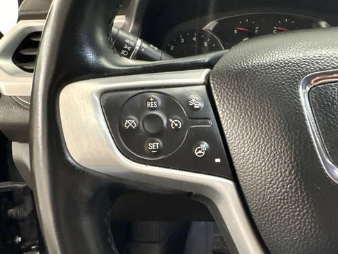 Used 2023 GMC Acadia SLT w/ Preferred Package FWD image 20