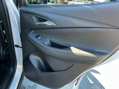 Used 2022 Buick Encore GX Essence w/ Experience Buick Package AWD/4WD image 30