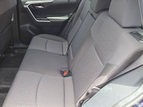 Used 2025 Toyota RAV4 XLE FWD image 17