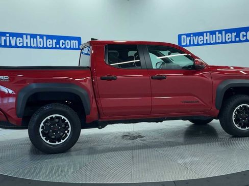 Used 2025 Toyota Tacoma TRD Off-Road AWD/4WD image 8