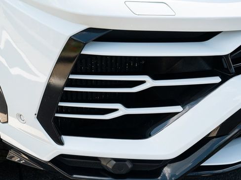 Used 2019 Lamborghini Urus AWD/4WD image 9
