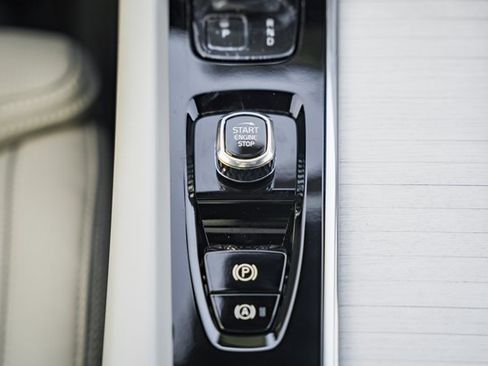 New 2026 Volvo XC60 B5 Ultra w/ Protection Package Premier image 26