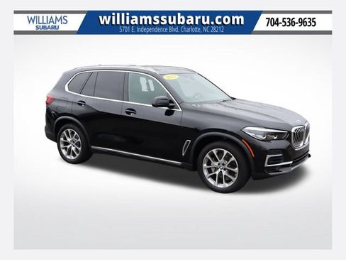 Used 2022 BMW X5 xDrive40i w/ Parking Assistance Package AWD/4WD image 1