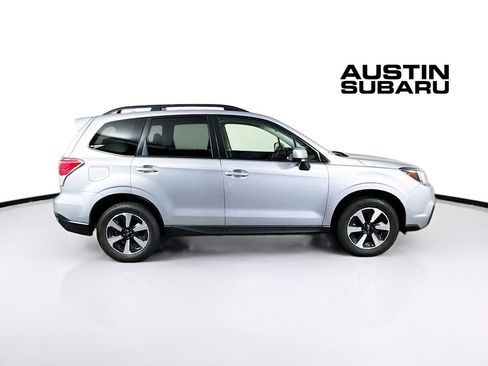Used 2017 Subaru Forester 2.5i Premium w/ All-Weather Package AWD/4WD image 8