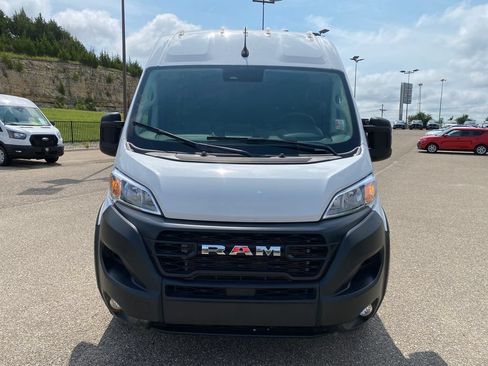 Used 2025 RAM ProMaster 2500 w/ Convenience Group FWD image 9