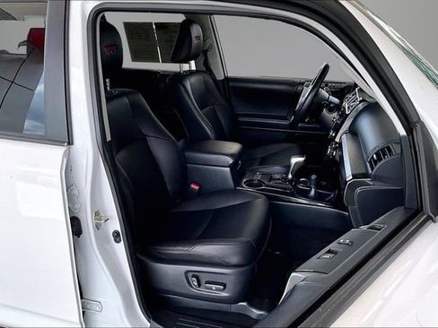 Used 2024 Toyota 4Runner TRD Off-Road Premium w/ Moonroof Package AWD/4WD image 27