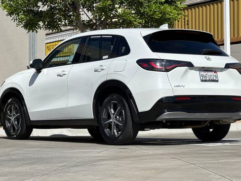 Certified 2024 Honda HR-V EX-L image 3