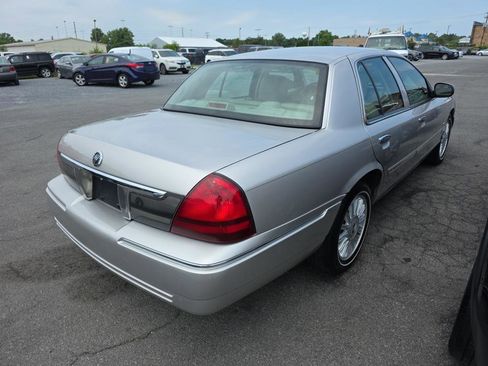 Used 2011 Mercury Grand Marquis LS RWD image 4