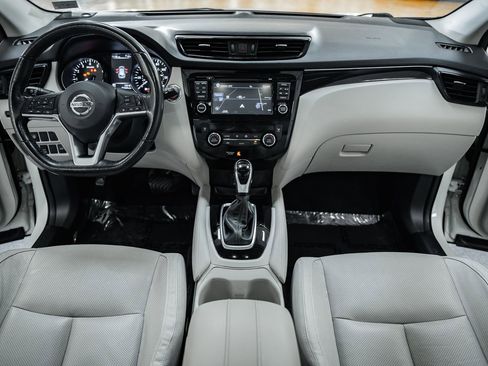 Used 2018 Nissan Rogue Sport SL w/ SL Premium Package image 26