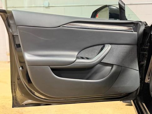 Used 2021 Tesla Model S Plaid image 16