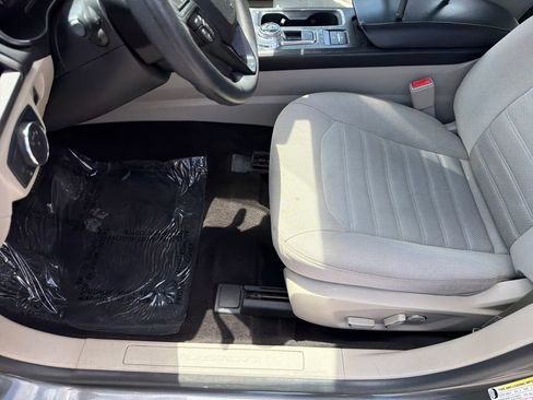 Used 2020 Ford Fusion SE FWD image 20