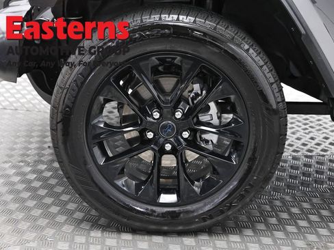 Used 2025 Jeep Wrangler Unlimited Sahara AWD/4WD image 32