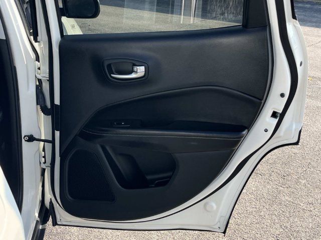Used 2020 Jeep Compass Latitude FWD image 21
