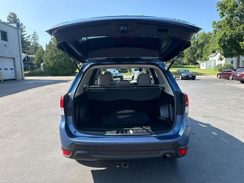 Used 2019 Subaru Forester Premium w/ All-Weather Package AWD/4WD image 15