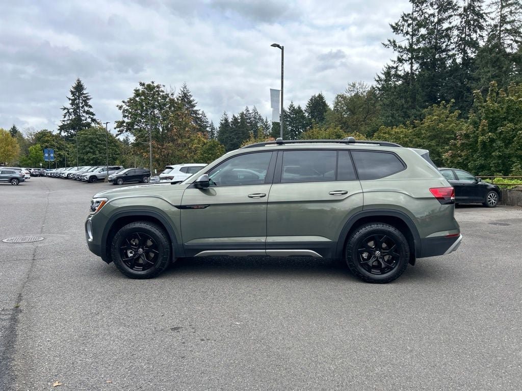 Certified 2024 Volkswagen Atlas Peak Edition SE AWD/4WD image 3
