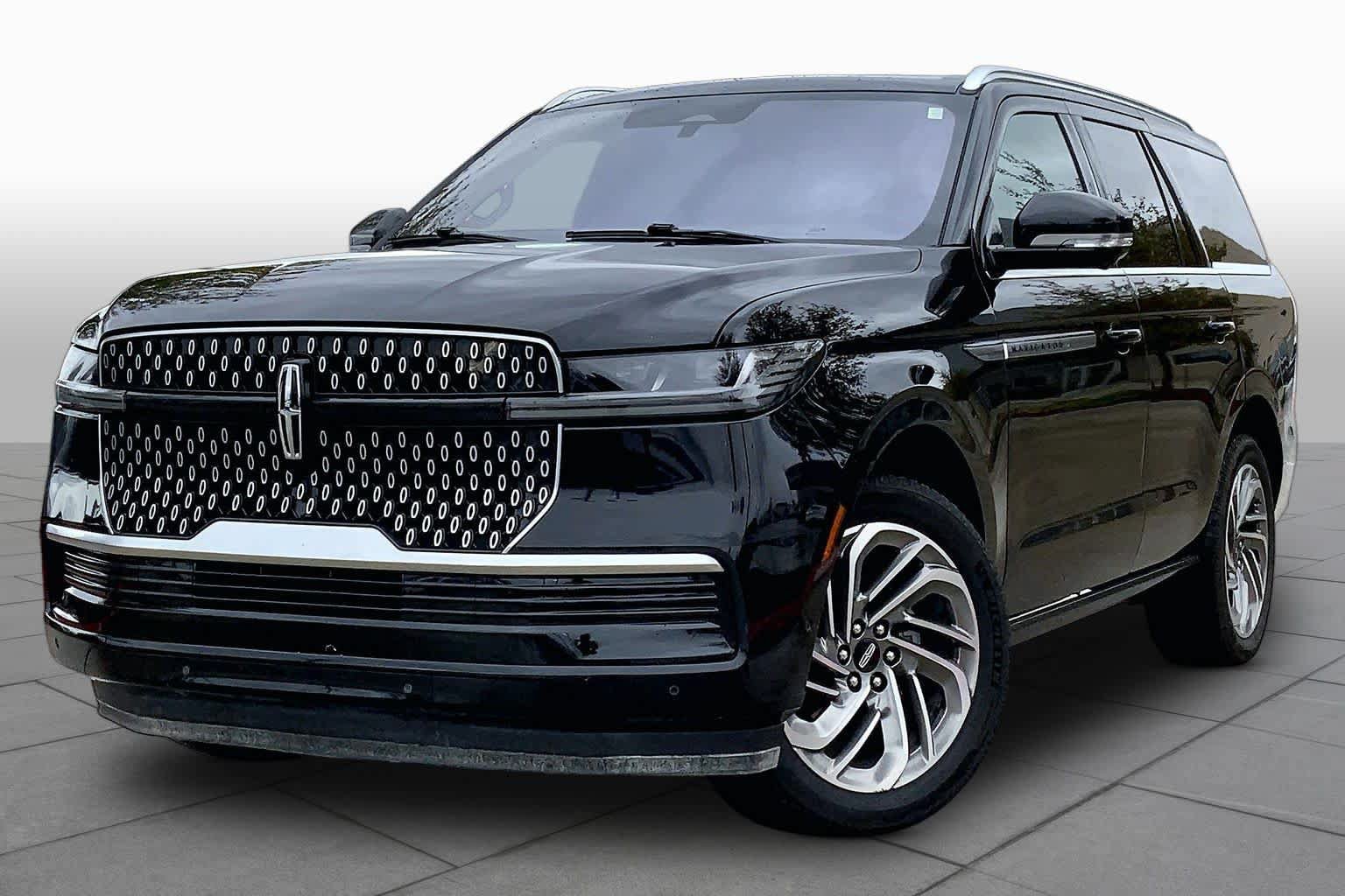 Used 2025 Lincoln Navigator Reserve AWD/4WD image 1
