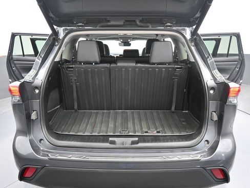 Used 2023 Toyota Highlander L AWD/4WD image 36