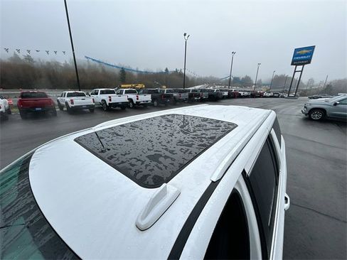 Used 2021 GMC Yukon XL Denali w/ Denali Premium Package image 20