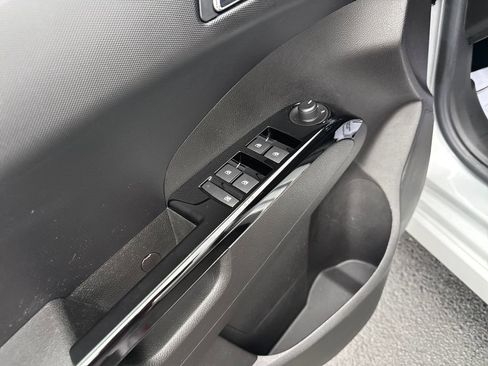 Used 2020 Chevrolet Sonic LT w/ Convenience Package image 14