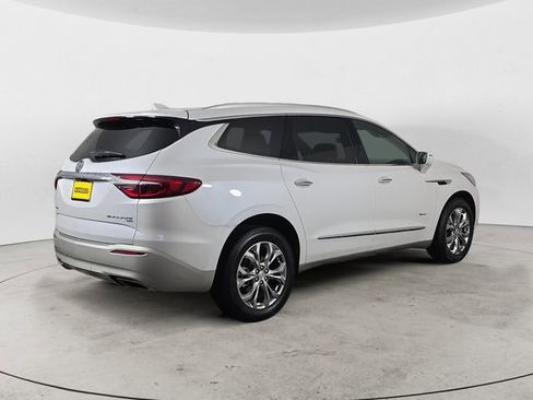 Used 2018 Buick Enclave Avenir w/ Avenir Technology Package AWD/4WD image 5