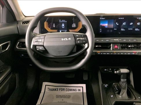 Used 2025 Kia K4 LXS image 5