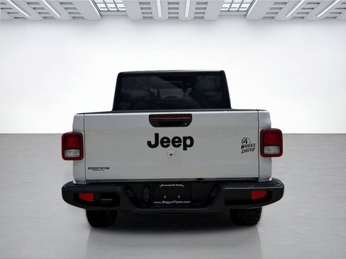 Used 2023 Jeep Gladiator Sport AWD/4WD image 4