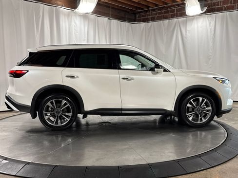 Certified 2025 INFINITI QX60 Luxe w/ Vision Package AWD/4WD image 6