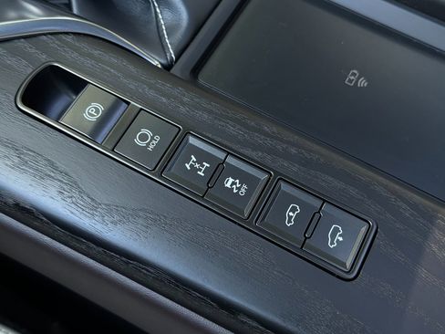 Used 2022 Lexus LX 600 4WD w/ Accessory Package (Z1) image 39