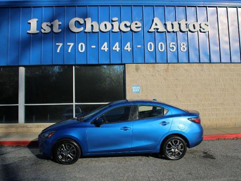 Used 2019 Toyota Yaris LE image 8