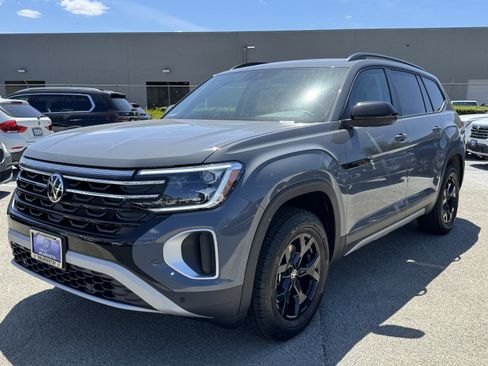 New 2026 Volkswagen Atlas Peak Edition AWD/4WD image 5