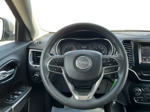 Used 2019 Jeep Cherokee Latitude w/ Popular Appearance Group AWD/4WD image 12