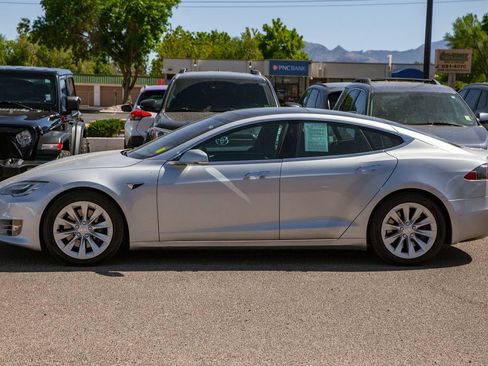 Used 2018 Tesla Model S 100D AWD/4WD image 8