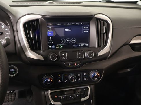 Used 2024 GMC Terrain SLE w/ Driver Convenience Package image 5