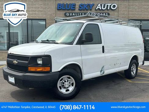 Used 2015 Chevrolet Express 2500 image 1