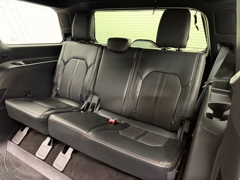 Used 2022 Ford Expedition Platinum AWD/4WD image 25
