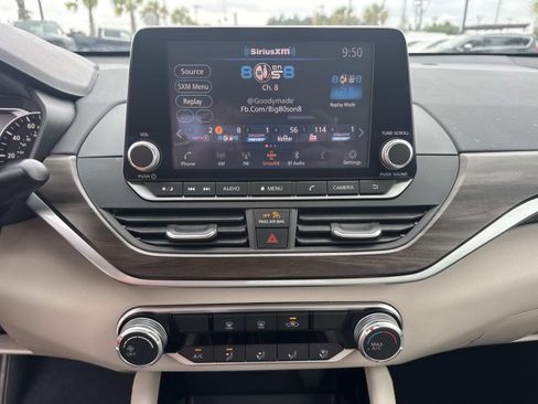 Used 2023 Nissan Altima 2.5 SV FWD image 24