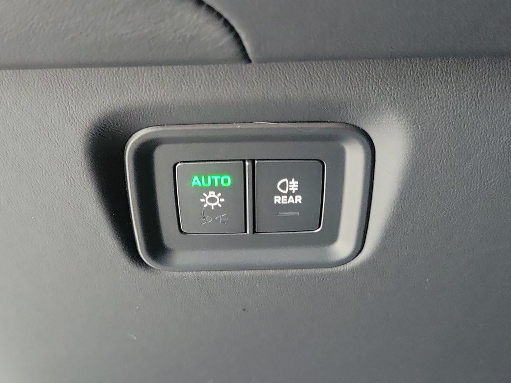 Certified 2026 Porsche Cayenne Coupe AWD/4WD image 39