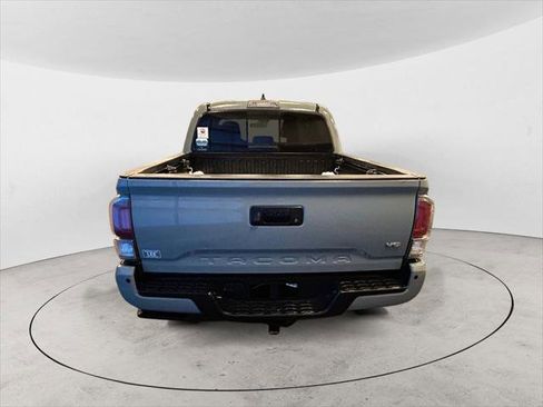 Used 2023 Toyota Tacoma TRD Sport w/ Technology Package AWD/4WD image 4