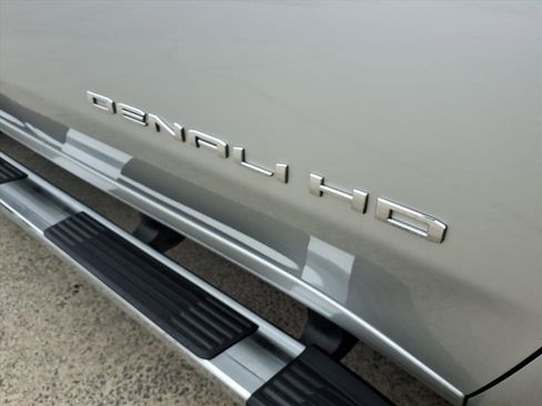 Used 2020 GMC Sierra 3500 Denali w/ Denali Ultimate Package image 11
