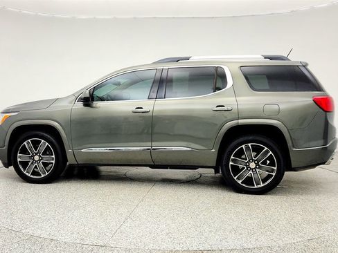 Used 2017 GMC Acadia Denali w/ Technology Package FWD image 8
